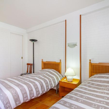 Stunning Apartment In Gandia With Kitchen Bagian luar foto