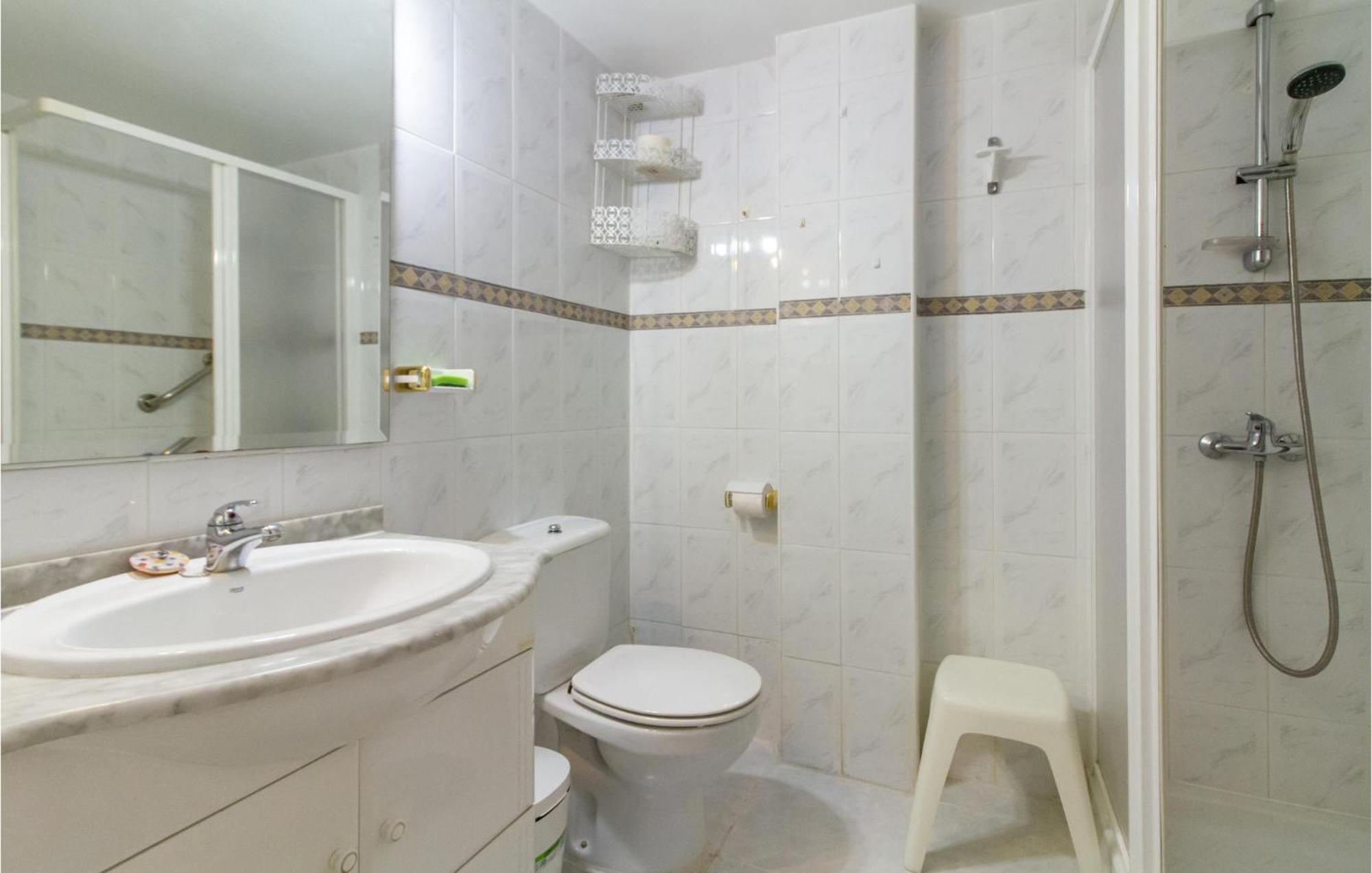 Stunning Apartment In Gandia With Kitchen Bagian luar foto