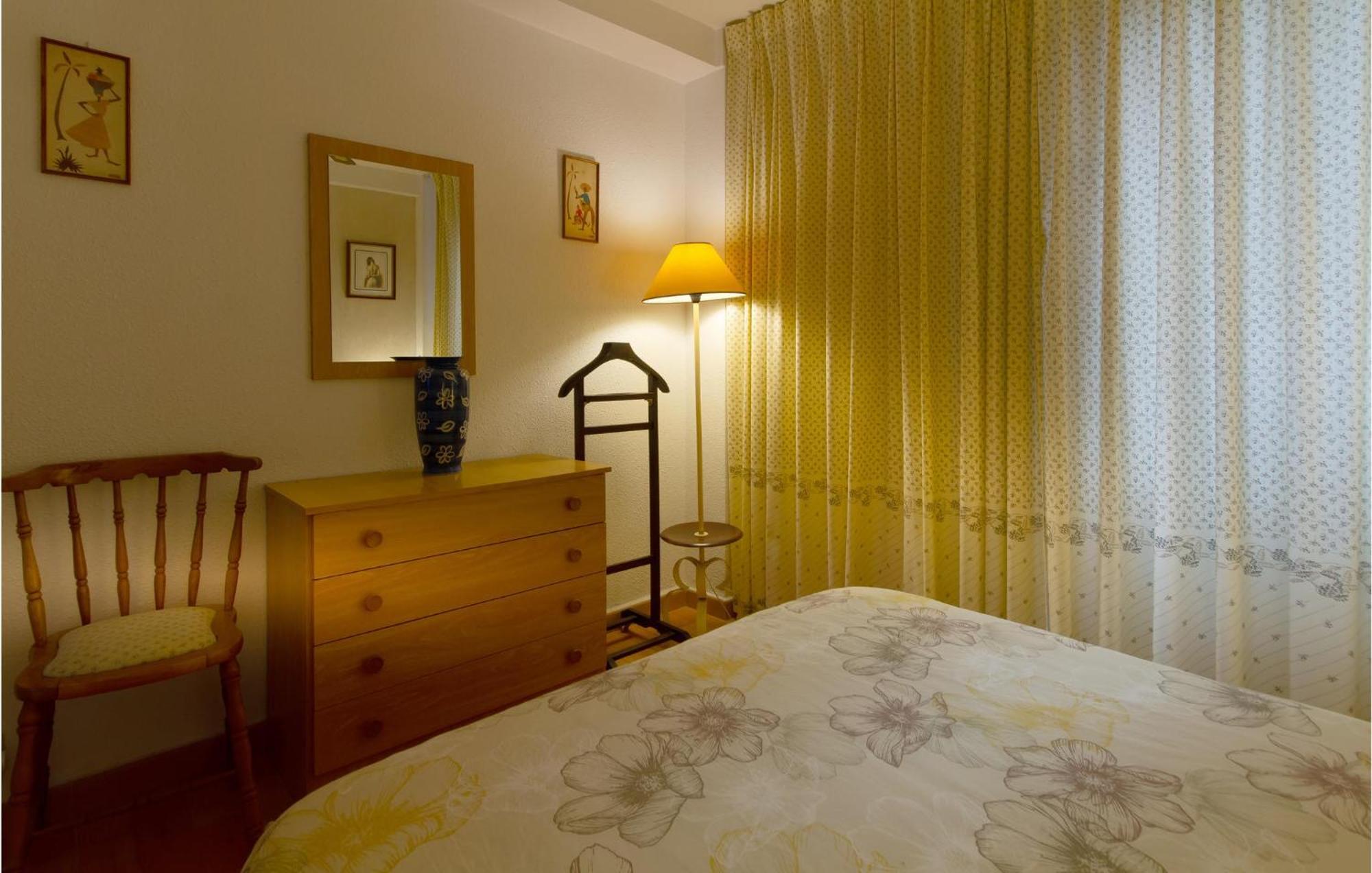 Stunning Apartment In Gandia With Kitchen Bagian luar foto