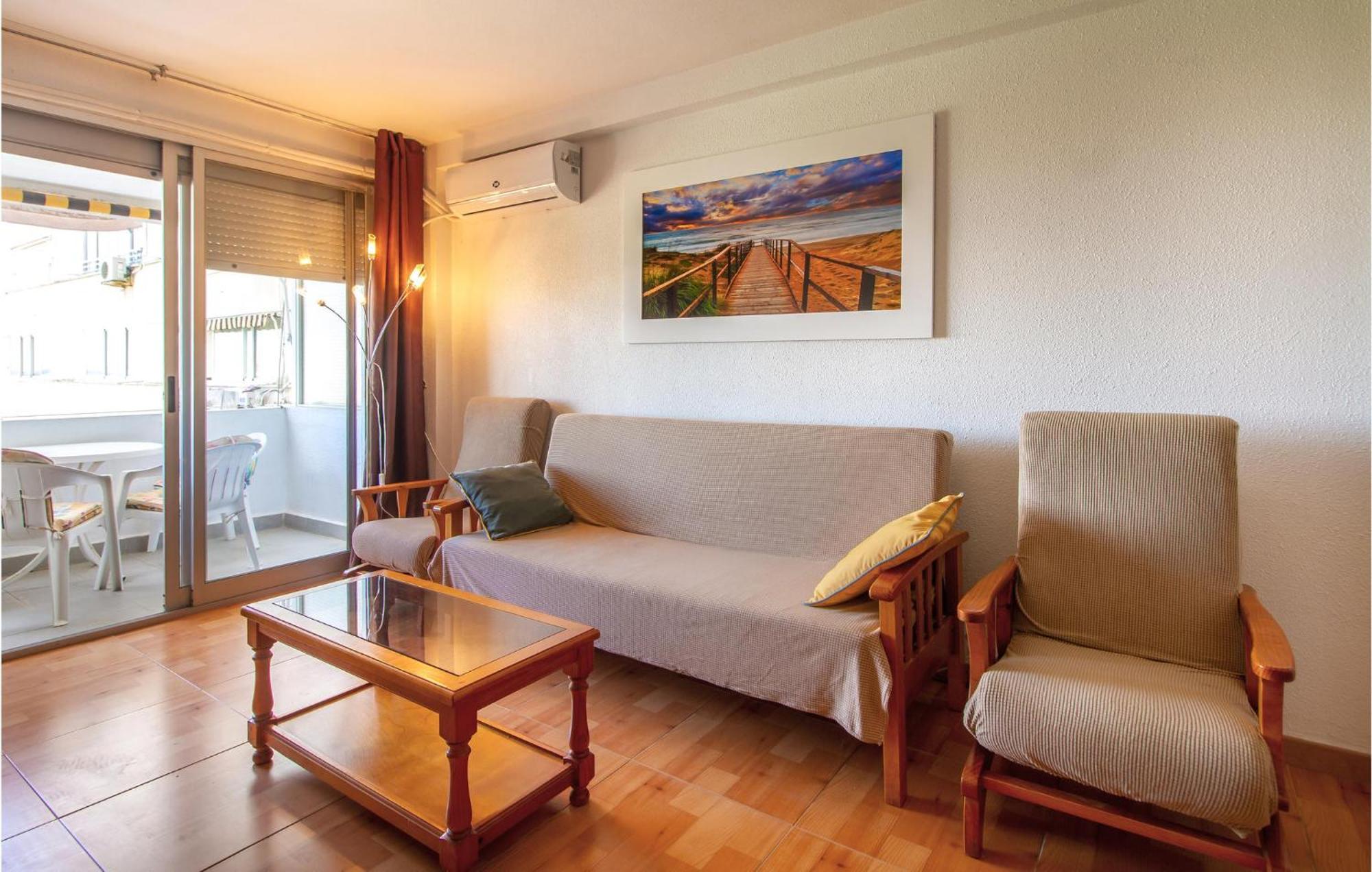 Stunning Apartment In Gandia With Kitchen Bagian luar foto