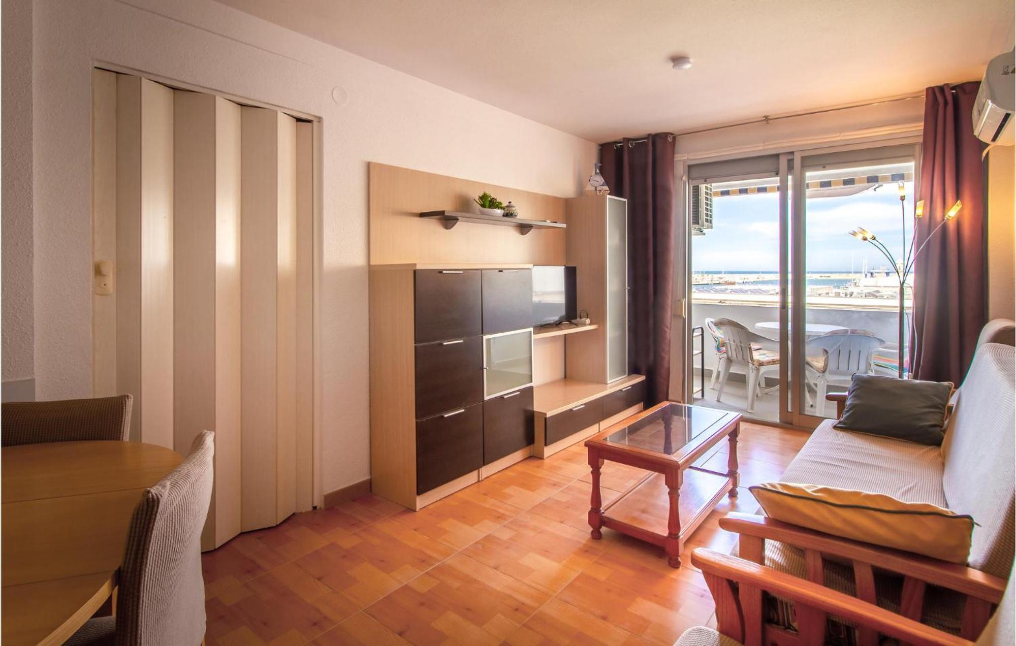 Stunning Apartment In Gandia With Kitchen Bagian luar foto