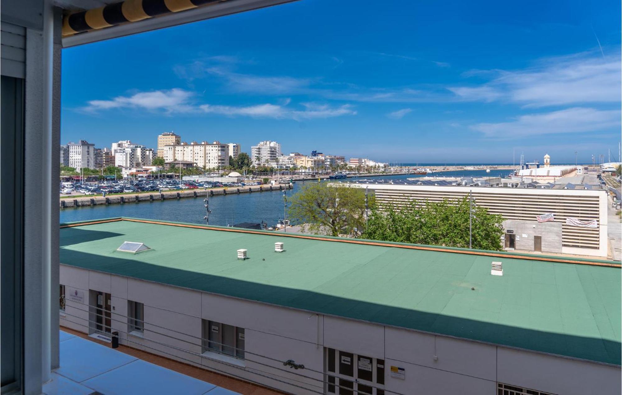 Stunning Apartment In Gandia With Kitchen Bagian luar foto